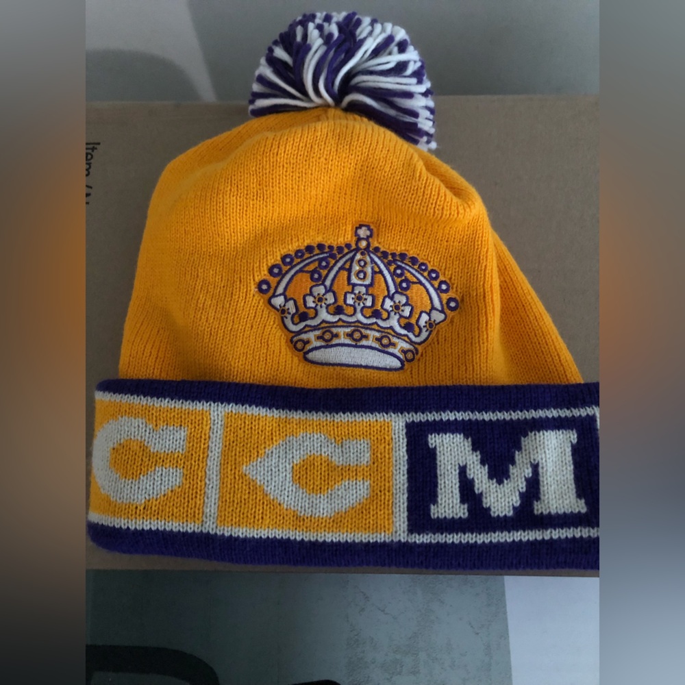Vintage Rare CCM L.A. Kings Hockey NHL winter hat toque unisex
